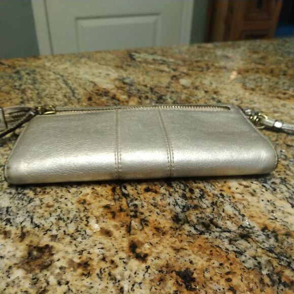 COACH HOLIDAY POPPY SILVER GOLD LMTD LEATHER Wristlet GUC Sm RETIRED - Picture 11 of 12